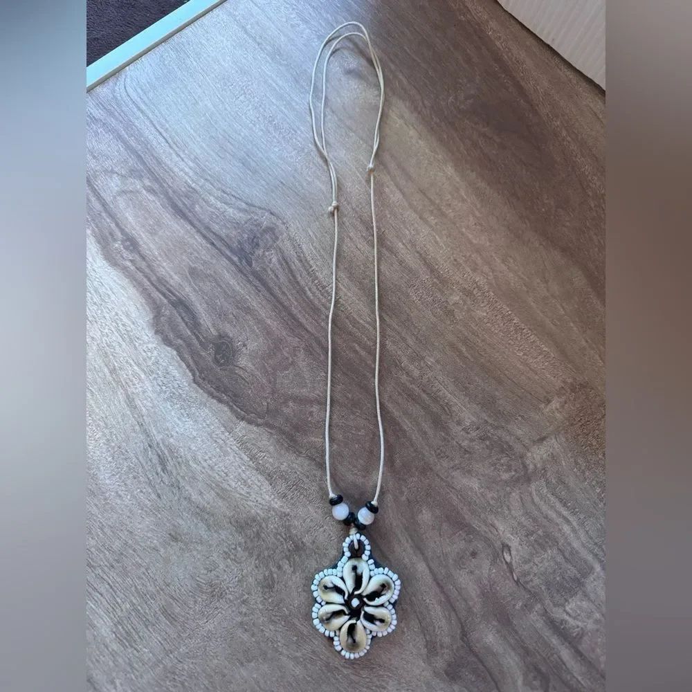 Handmade Cowry Sea Shell Flower Pendant Necklace Drawstring Closure Hawaiian